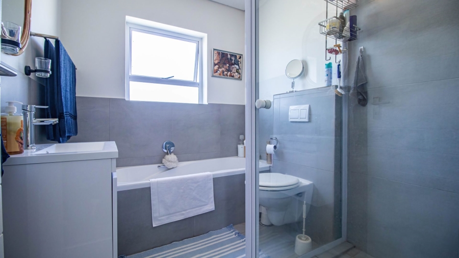 2 Bedroom Property for Sale in Honeydew Country Estate Western Cape